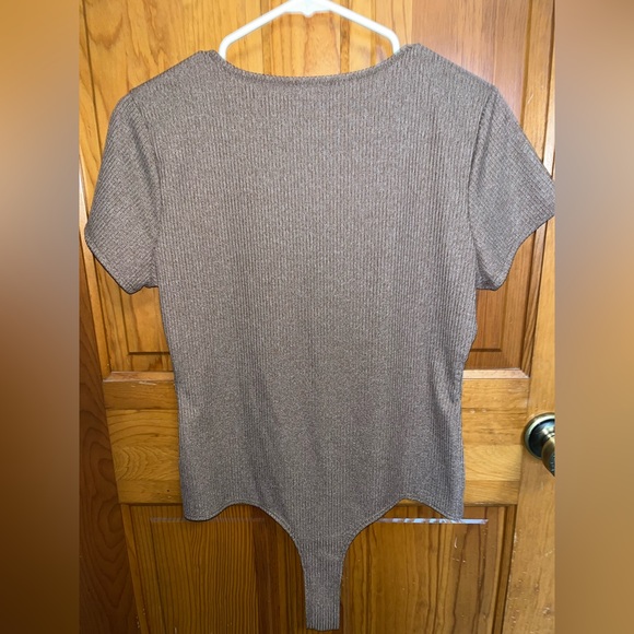 Pink Lily bodysuit burgundy size medium - Picture 8 of 8